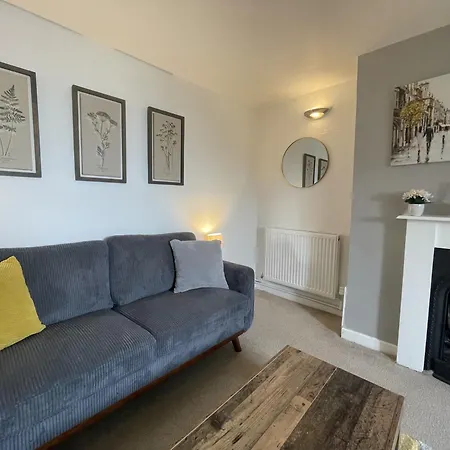 Enchanting Escape With Peaceful Views Apartman