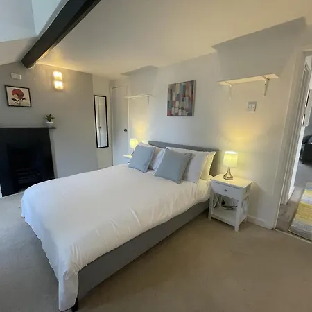 Apartment Enchanting Escape With Peaceful Views *