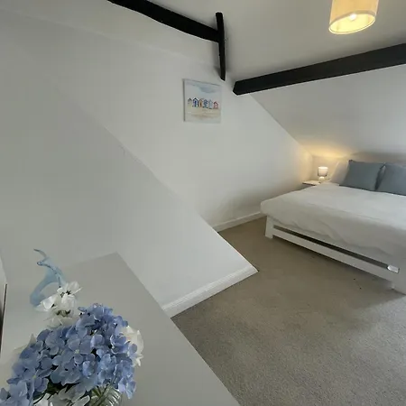 Enchanting Escape With Peaceful Views * Bristol